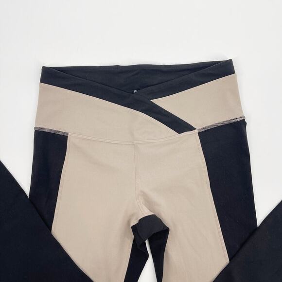 Athleta Chroma 7/8 Legging in Powervita Beige Black Criss Cross Waist M - Picture 9 of 12